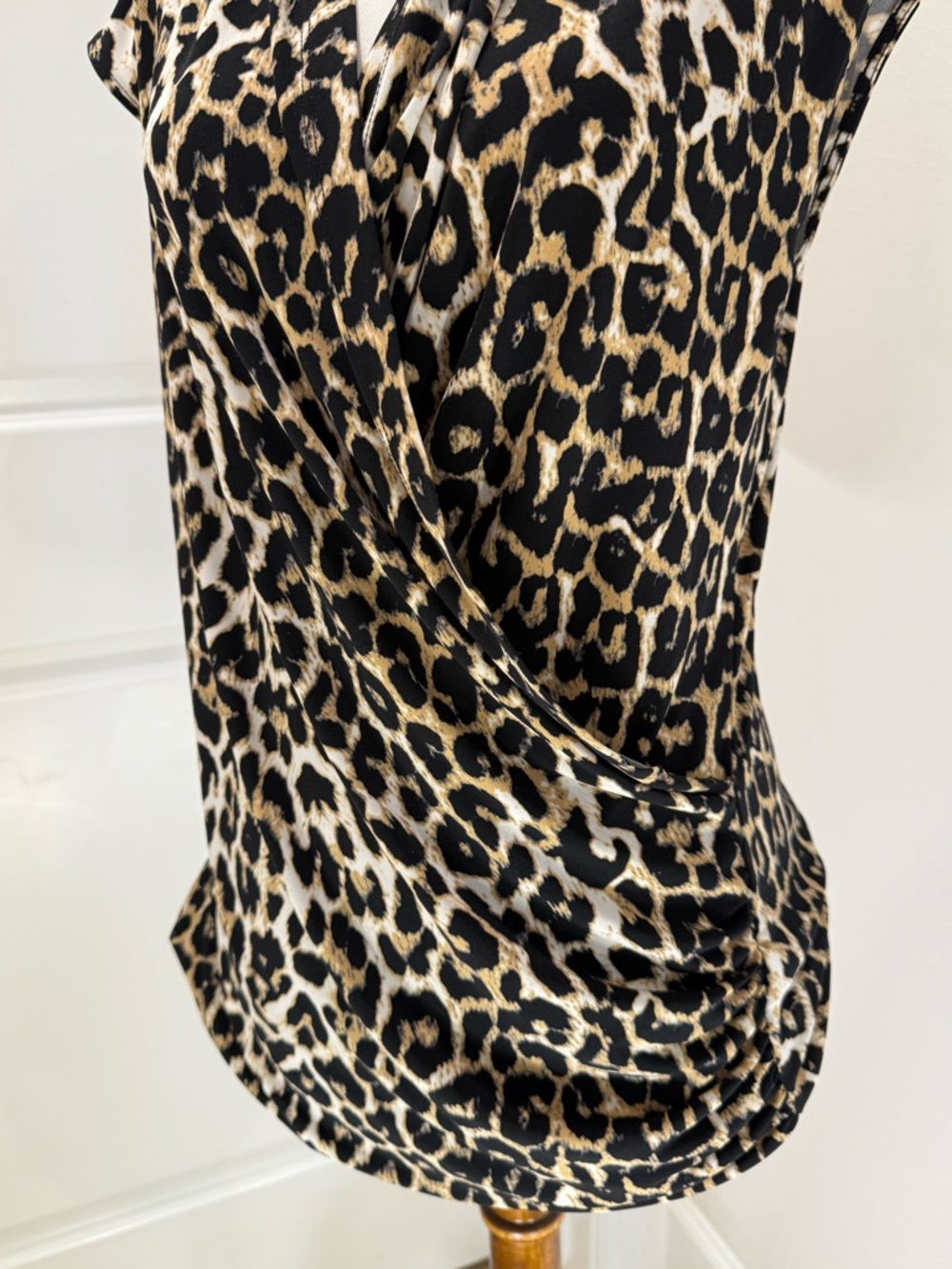 Chaus Leopard Print Sleeveless Drape Neck Top  Animal Print Sleeveless SZ L - Picture 8 of 11